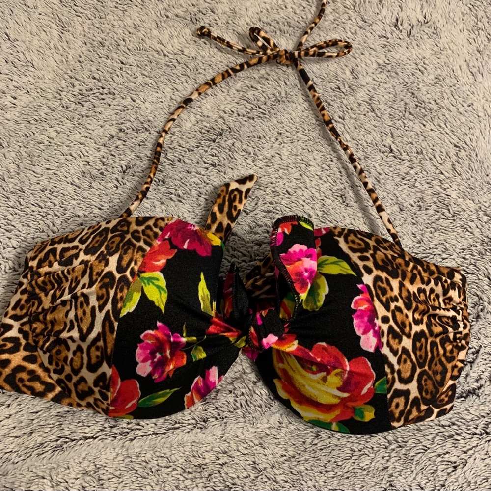 NWOT Victoria’s Secret Swim Top